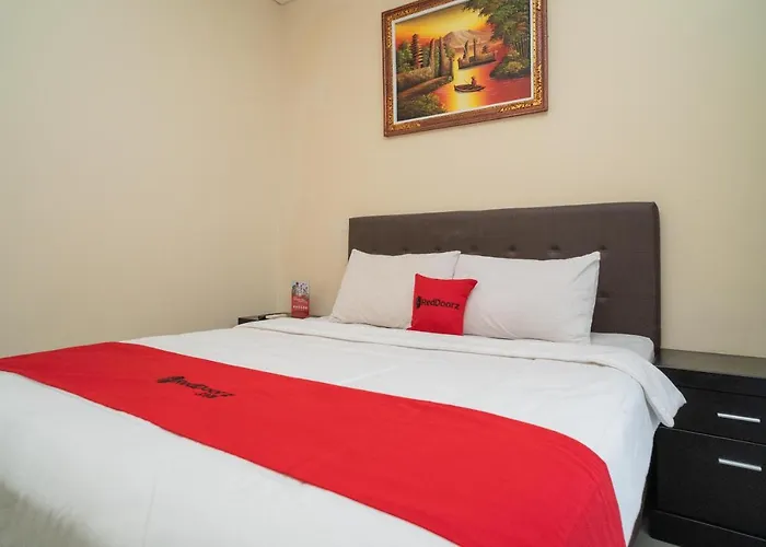 Reddoorz Near Itdc Hotel