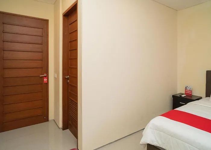 Reddoorz Near Itdc Hotel