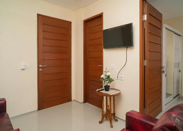 Reddoorz Near Itdc Hotel