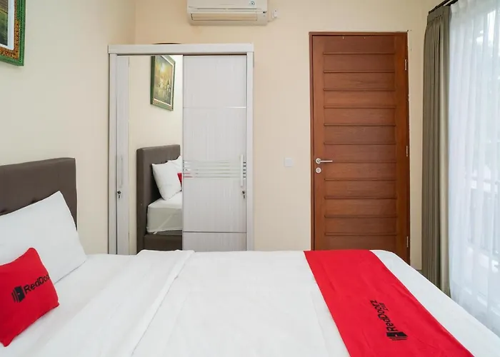 Hotel Reddoorz Near Itdc