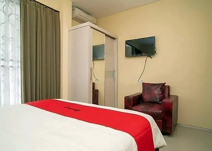 Hotel Reddoorz Near Itdc 2*